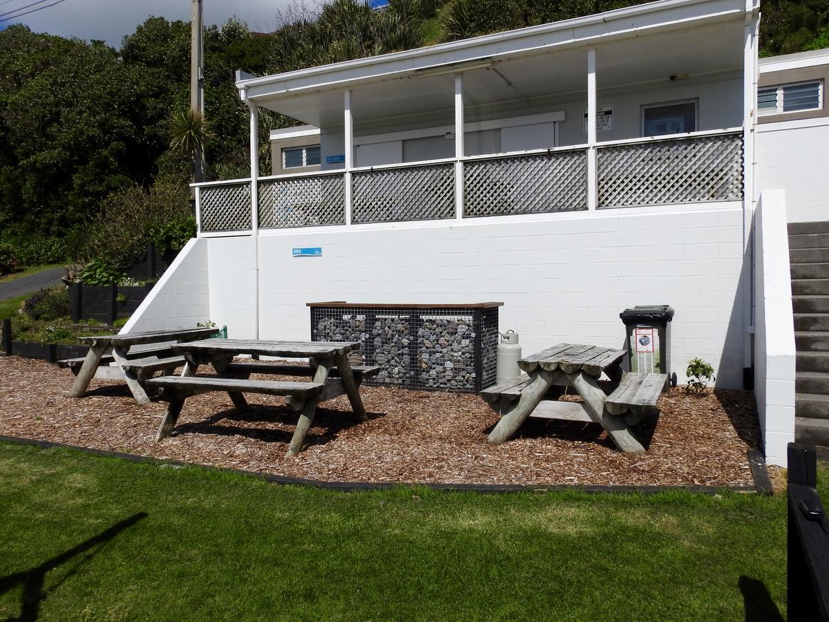 Oakura Beach Holiday Park Exterior foto