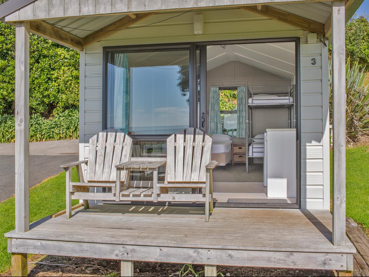 Oakura Beach Holiday Park Exterior foto