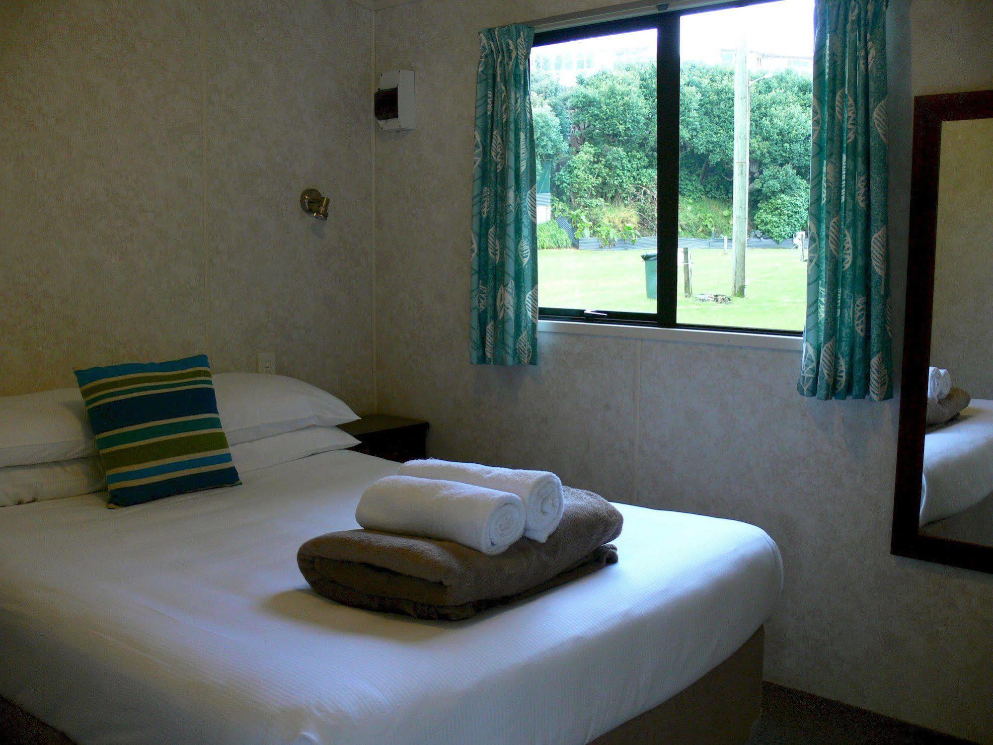 Oakura Beach Holiday Park Exterior foto