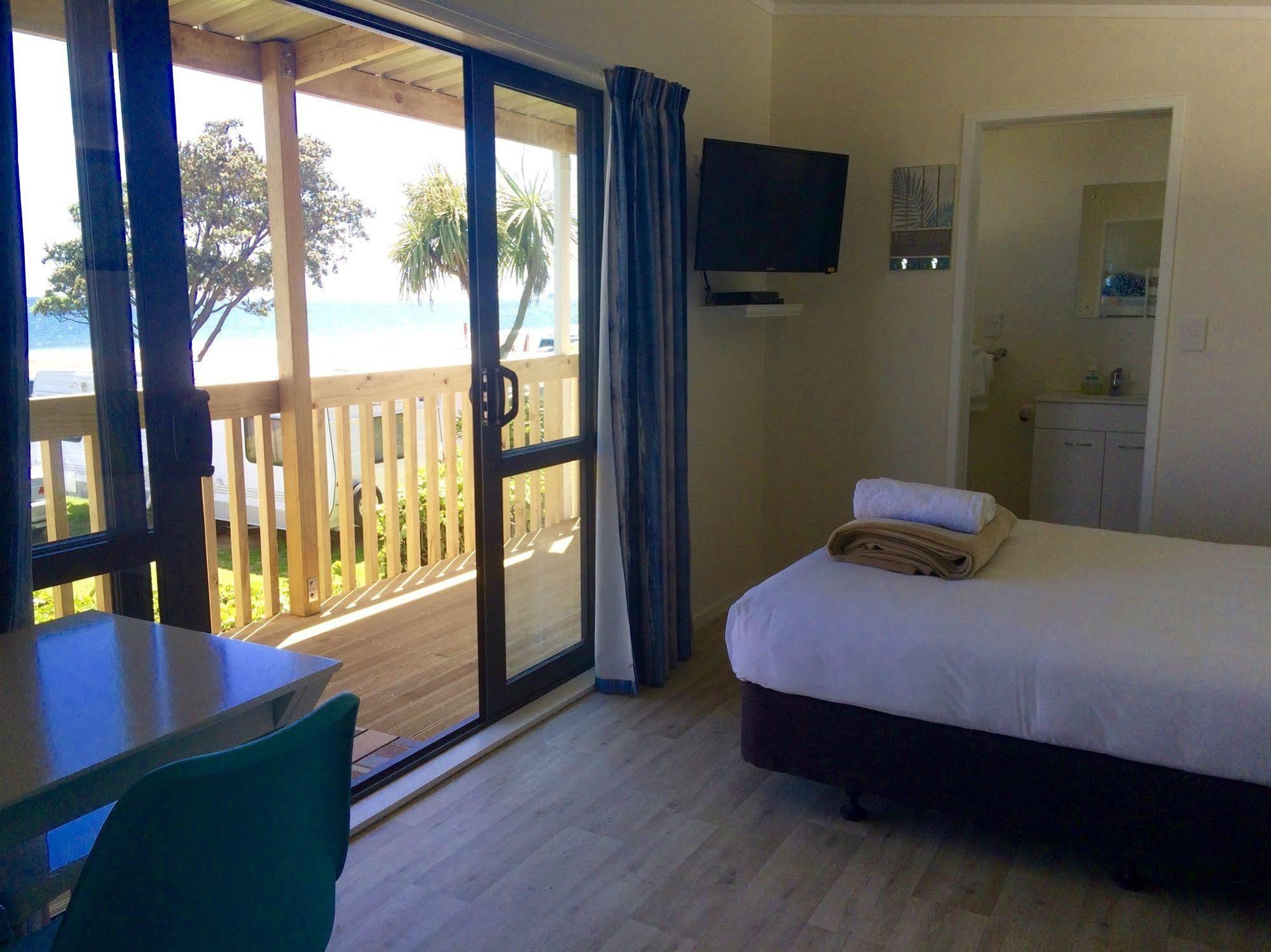 Oakura Beach Holiday Park Exterior foto