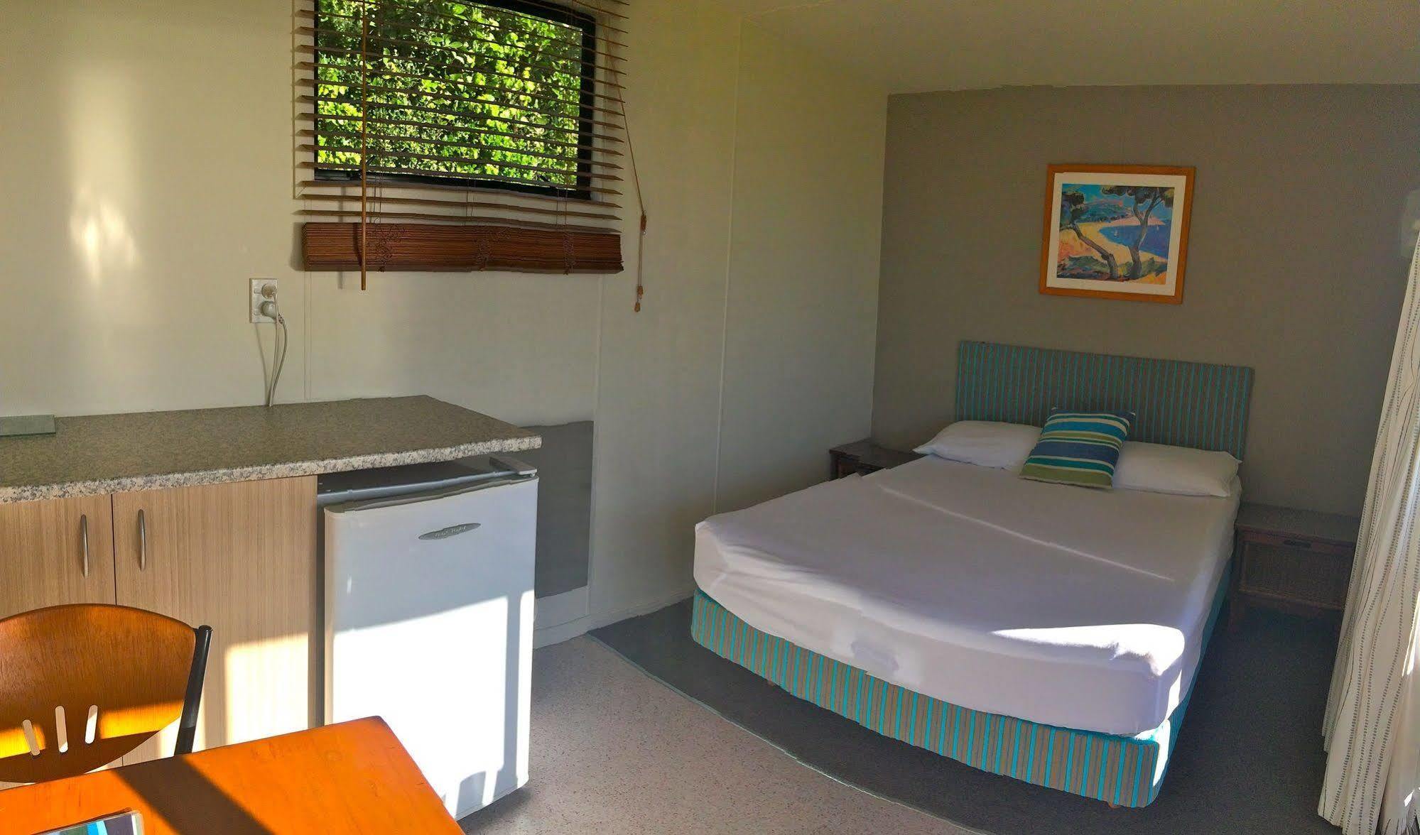 Oakura Beach Holiday Park Exterior foto